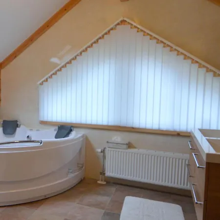 בית נופש Luxury Bungalow In With Terrace