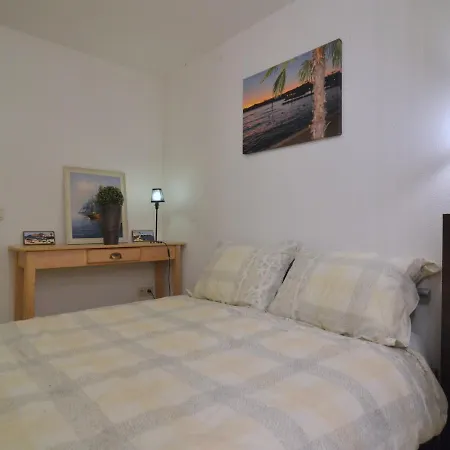 בית נופש Luxury Bungalow In With Terrace בנאקום