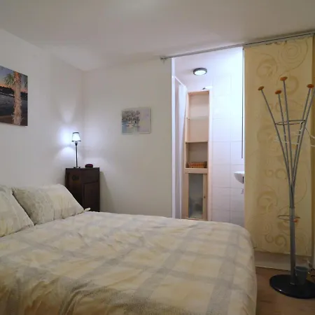 Luxury Bungalow In With Terrace בית נופש בנאקום